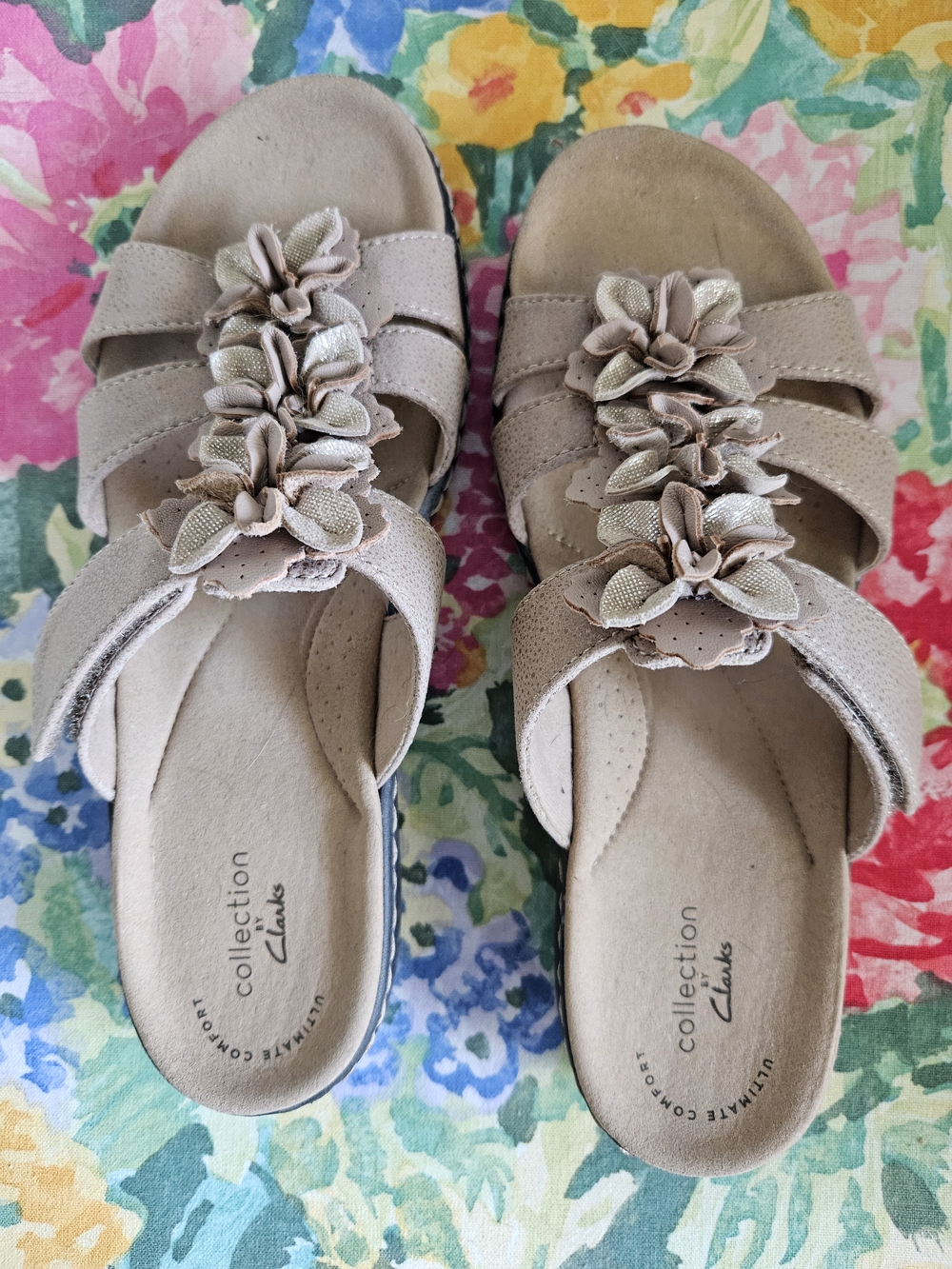Clarks Collection Women's Beige Floral Slide Sandals